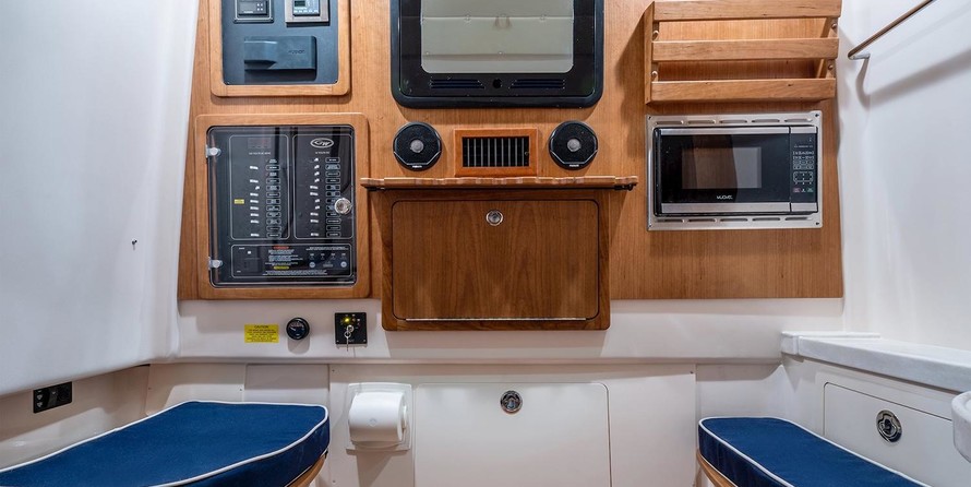 Grady-White Canyon 376