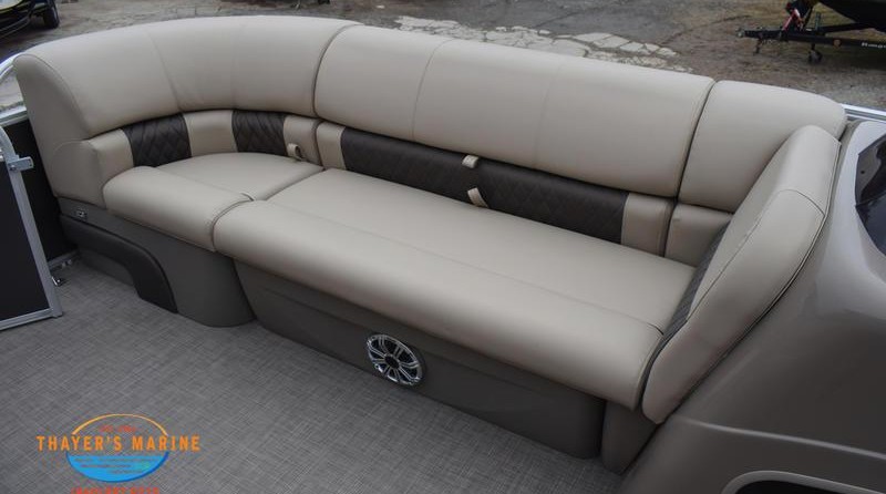 Sun Tracker Party Barge 20 DLX