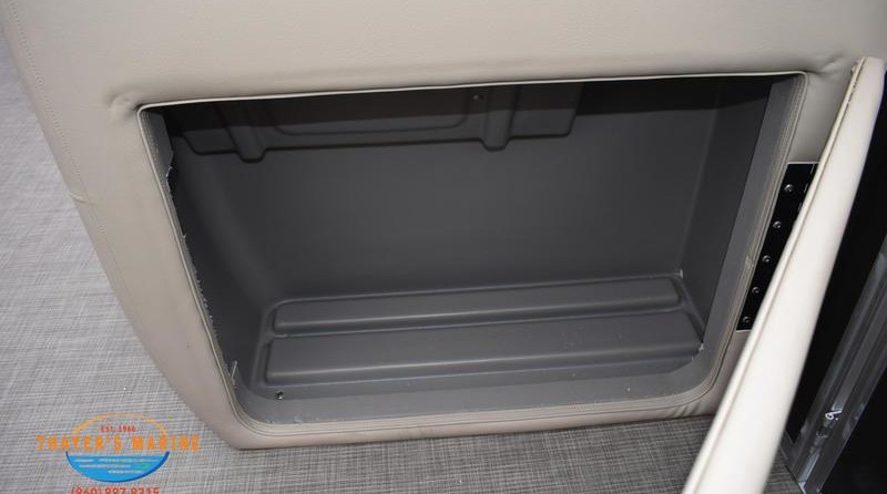 Sun Tracker Party Barge 20 DLX