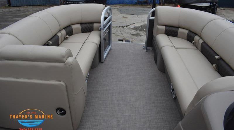 Sun Tracker Party Barge 20 DLX