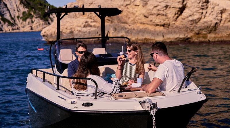 Quicksilver Activ 805 Open