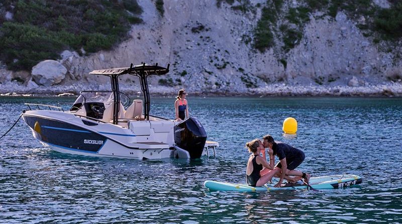 Quicksilver Activ 805 Open