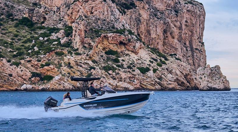 Quicksilver Activ 805 Open