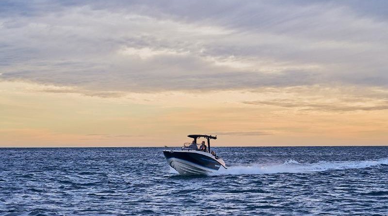 Quicksilver Activ 805 Open