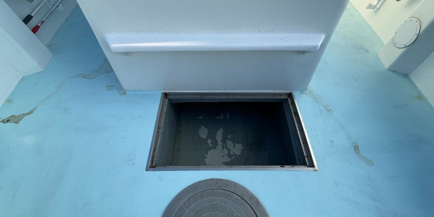 Broward 80 pilot house