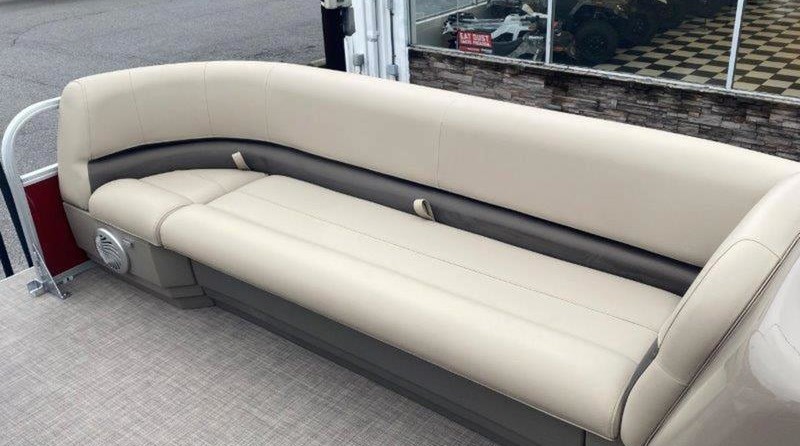 Sun Tracker Party Barge 18 DLX