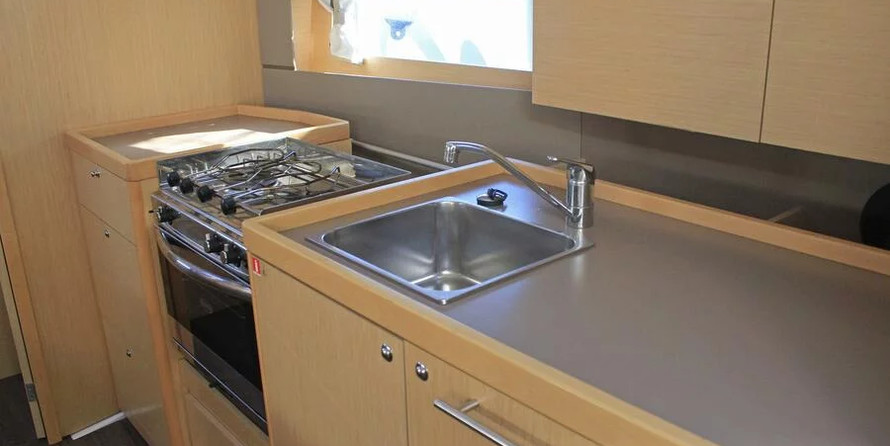 Beneteau Oceanis 38.1