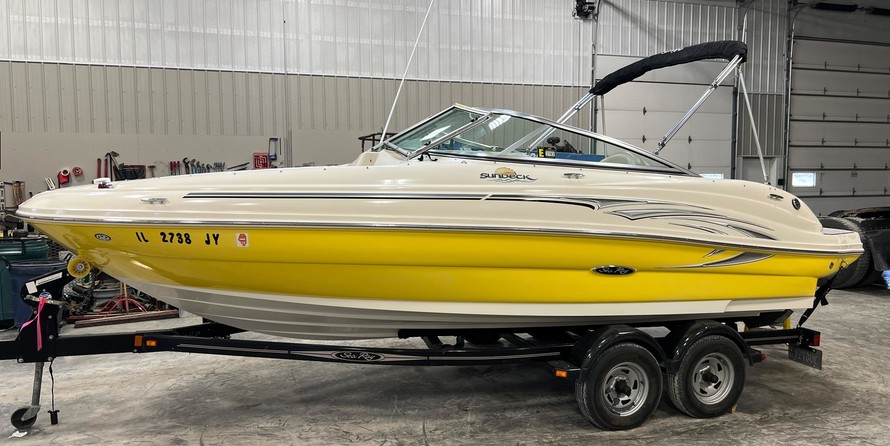 Sea Ray 200 Sundeck