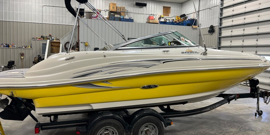 Sea Ray 200 Sundeck