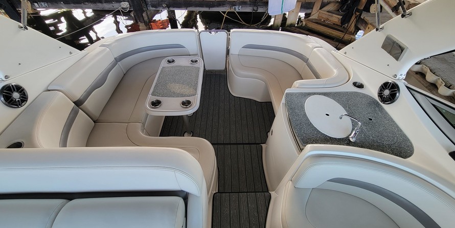 Chaparral 330 Signature