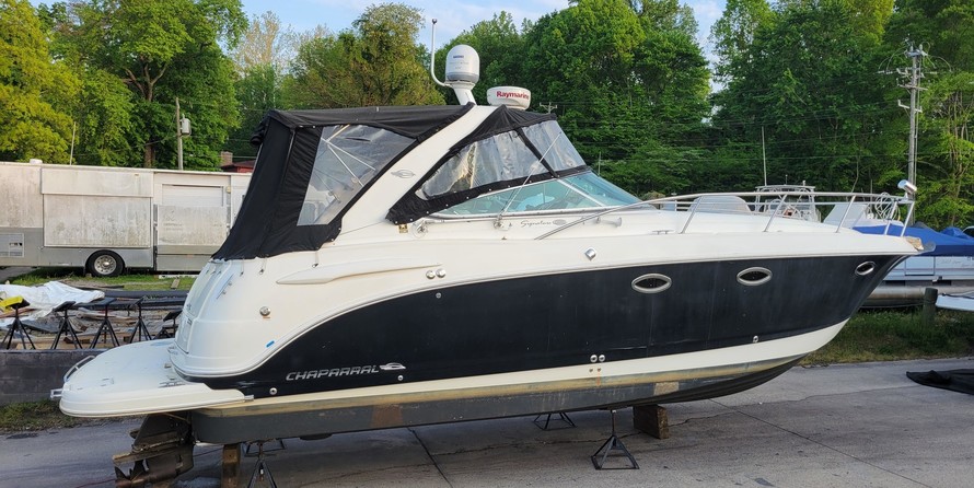 Chaparral 330 Signature
