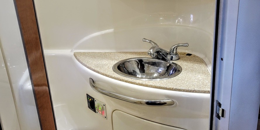 Chaparral 330 Signature