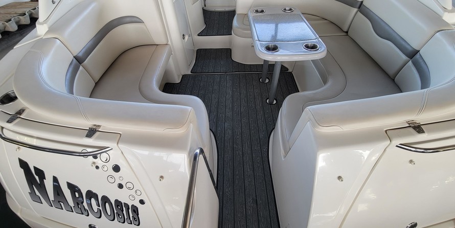 Chaparral 330 Signature