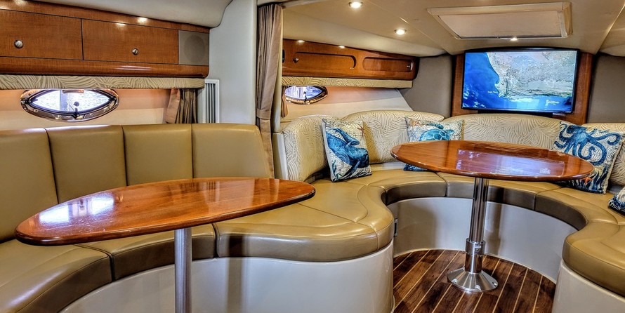 Chaparral 330 Signature