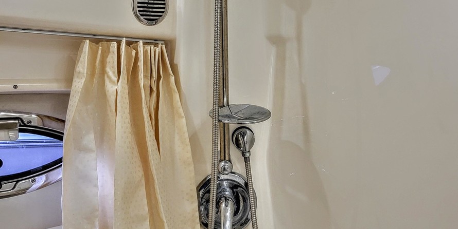 Chaparral 330 Signature