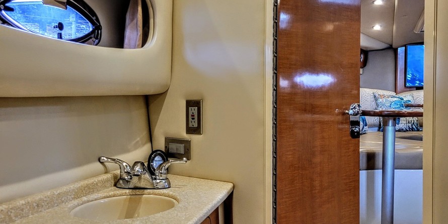 Chaparral 330 Signature