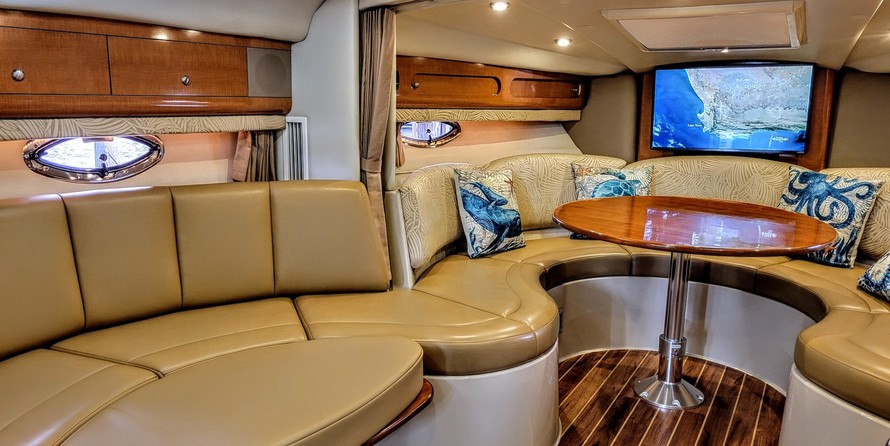 Chaparral 330 Signature