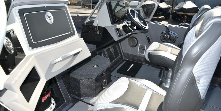 Everglades 230 cc w/ 250 verado