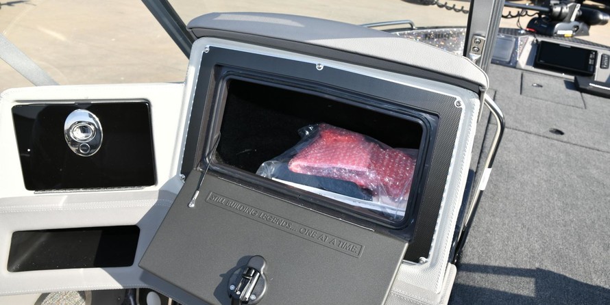 Everglades 230 cc w/ 250 verado