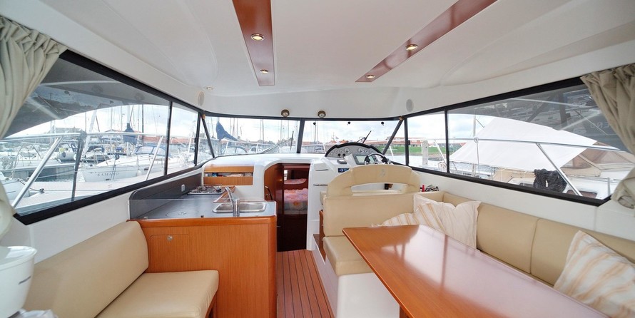 Beneteau Antares 36