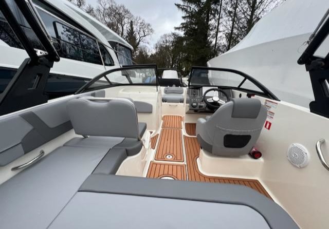 Bayliner VR5 BOWRIDER