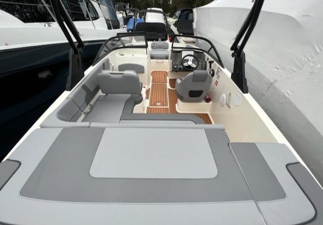 Bayliner VR5 BOWRIDER