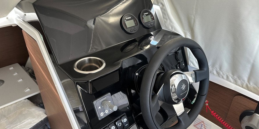 Jeanneau Merry Fisher 695