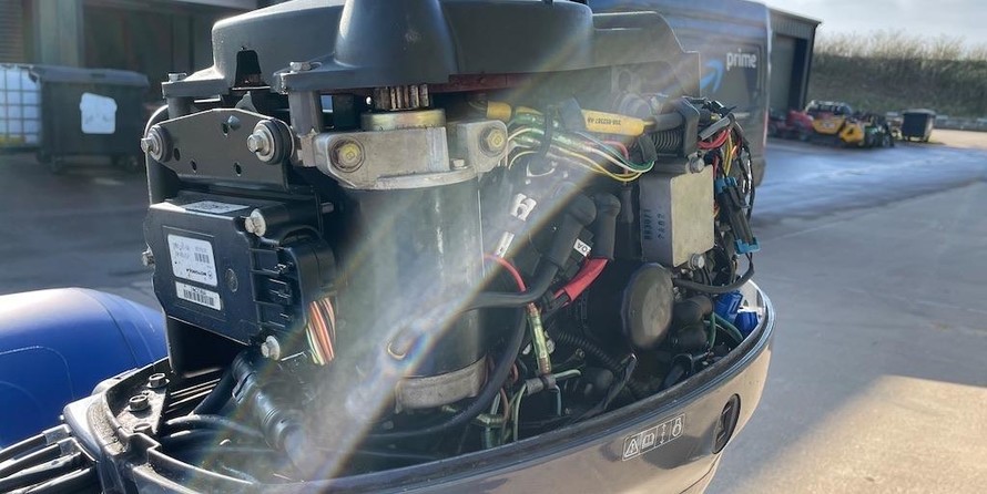 Avon Seasport 400 Deluxe