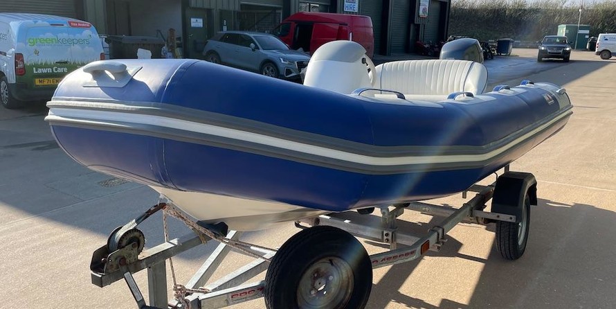 Avon Seasport 400 Deluxe