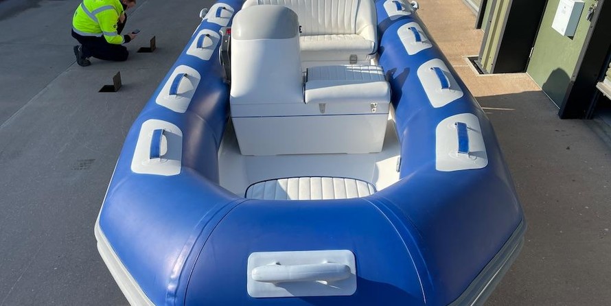 Avon Seasport 400 Deluxe