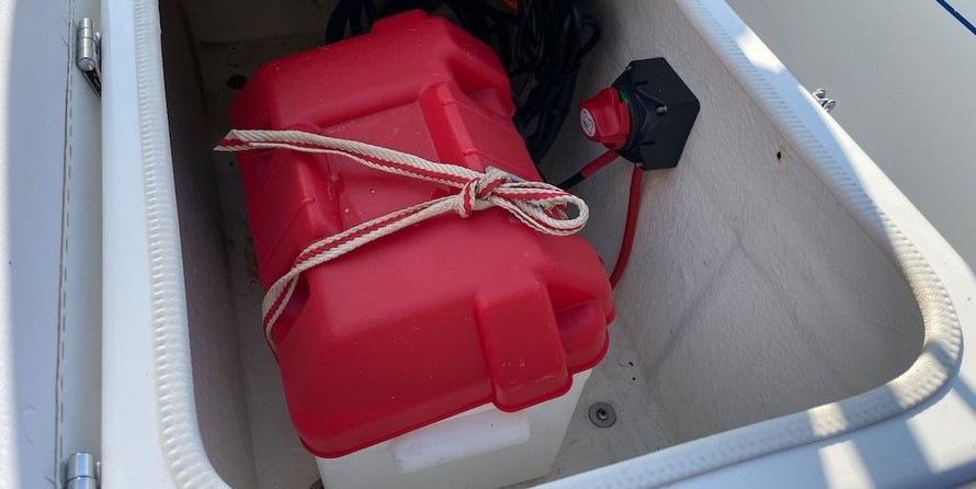 Avon Seasport 400 Deluxe