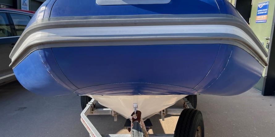 Avon Seasport 400 Deluxe