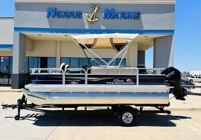 Sun Tracker Bass Buggy 18 DLX