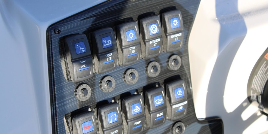 Sunchaser Boats Geneva Sport 24 LR DH Sport