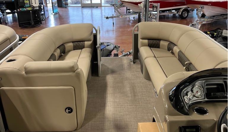 Sun Tracker Party Barge 20 DLX