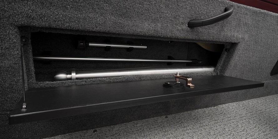 Tracker Targa V-18 WT