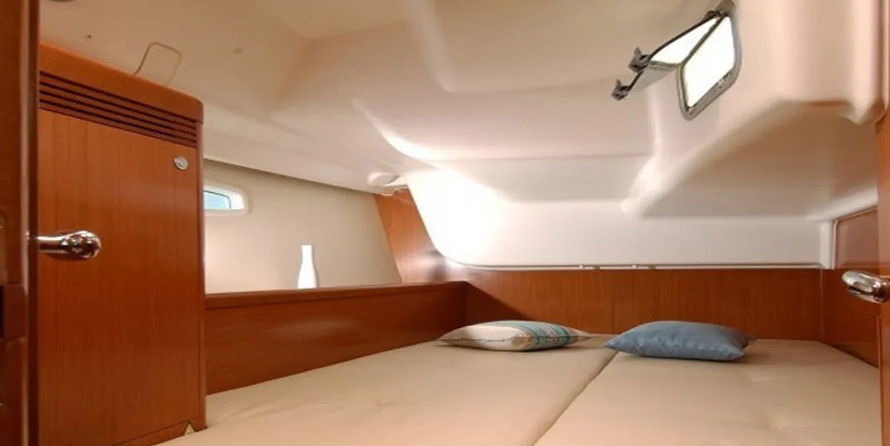Oceanis 43