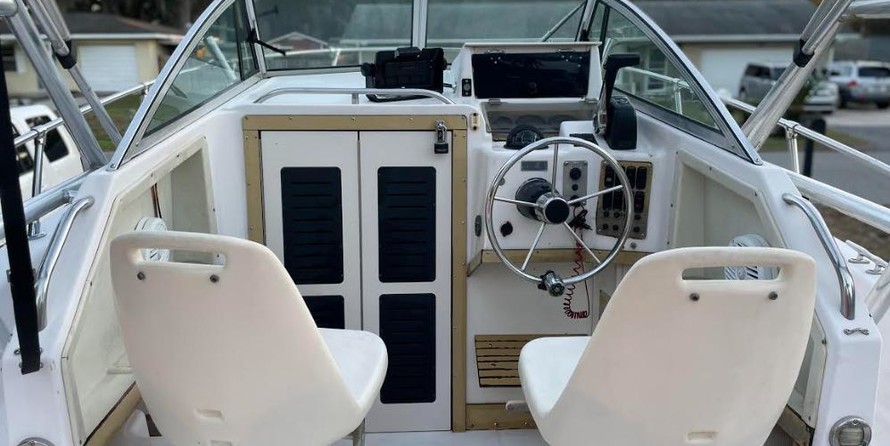 Grady-White Adventure 208