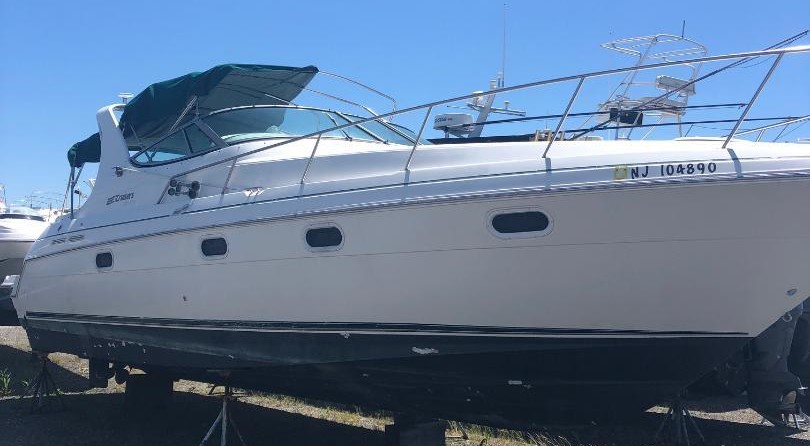 Cruisers yachts 3375 express