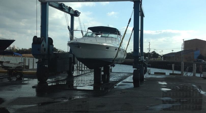 Cruisers yachts 3375 express