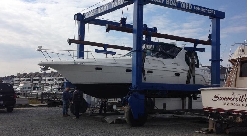 Cruisers yachts 3375 express