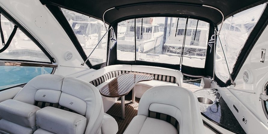 Four winns 378 vista