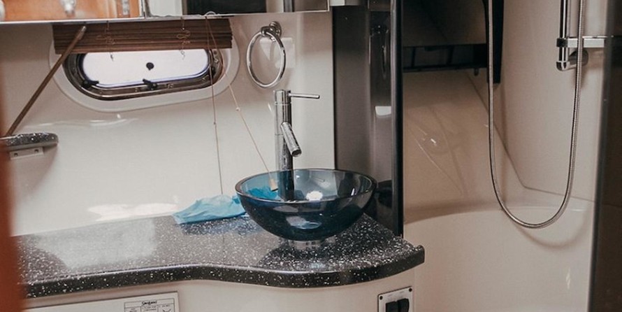 Four winns 378 vista