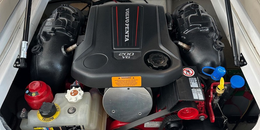 Chaparral 19 H2O Ski & Fish