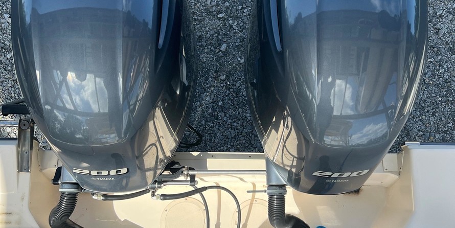 Grady-White Freedom 275