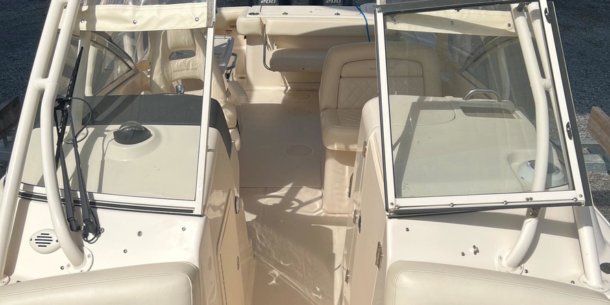 Grady-White Freedom 275