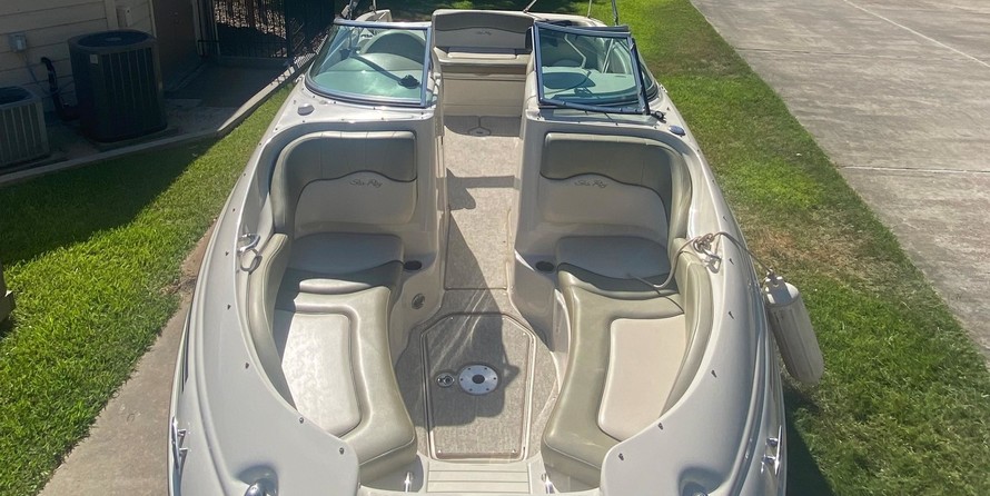 Sea Ray 220 Sundeck