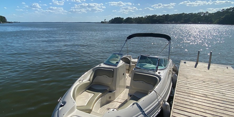 Sea Ray 220 Sundeck