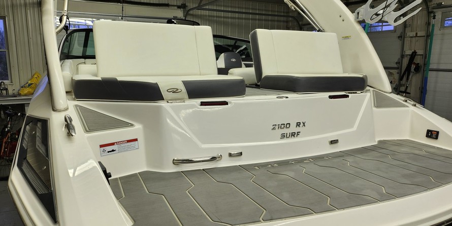 Regal 2100 RX Surf