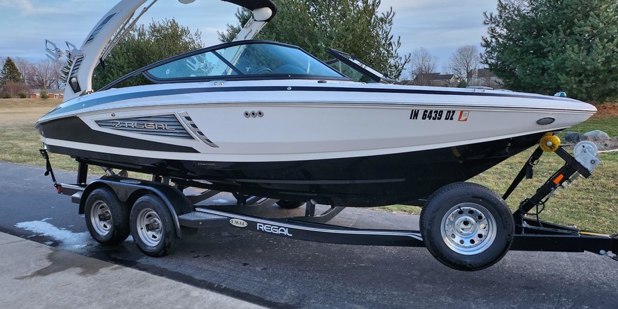 Regal 2100 RX Surf